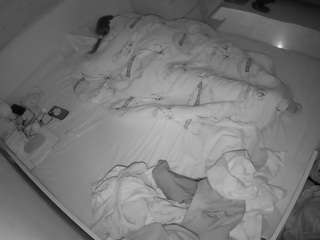 voyeurcam-julmodels-greybed-1 webcam model stream image