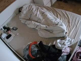 voyeurcam-julmodels-greybed-1 webcam model stream image