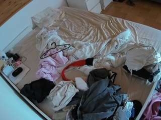 voyeurcam-julmodels-greybed-1 webcam model stream image