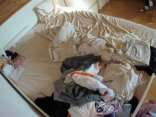 voyeurcam-julmodels-greybed-1 webcam camsoda model stream image