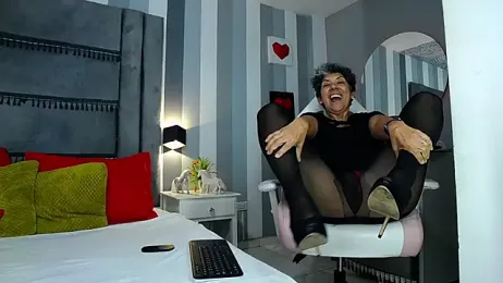 Julianewell webcam stripchat model stream image