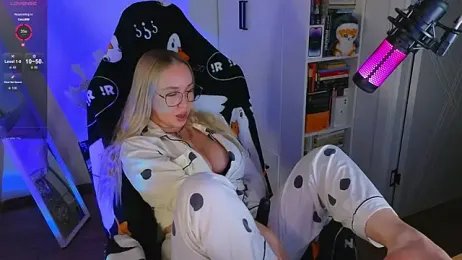 Emili1- webcam model stream image