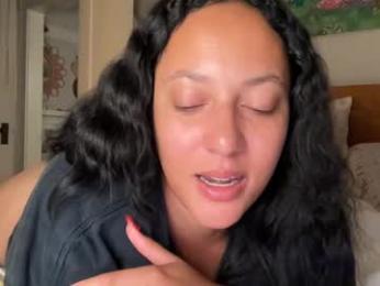 dreamyriri webcam model stream image