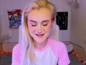 Ravenaaaa webcam model stream image