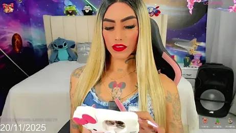 Nella_Dolls webcam stripchat model stream image