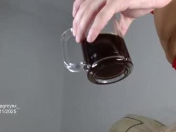 laylagreyxx_ webcam model stream image