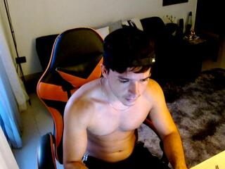 Master Zeth webcam model stream image