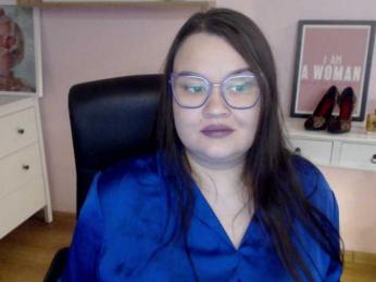 HollyDanceSoul webcam model stream image