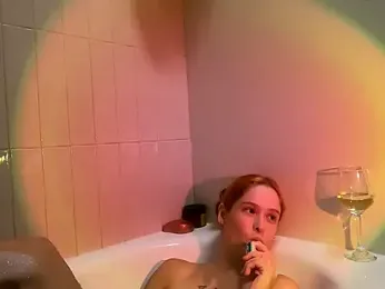 RedheadFairy webcam model stream image