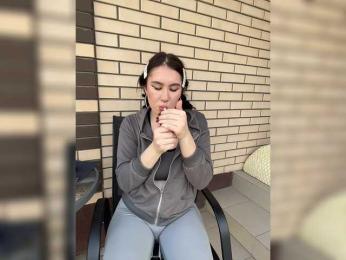 CurvyWoman- webcam model stream image