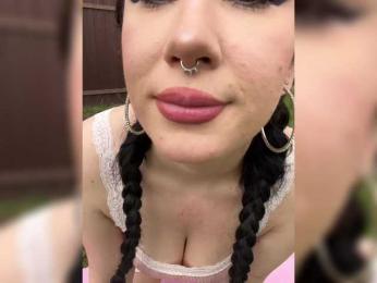 CurvyWoman- webcam bongacams model stream image