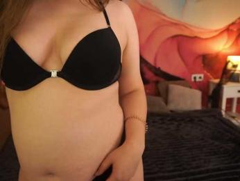 MagikPeachh webcam model stream image