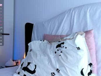 ellamilano webcam model stream image