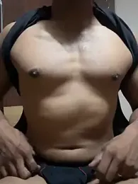 TallMuscularGigolo webcam model stream image