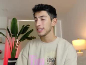 ethan_skiny_ webcam model stream image