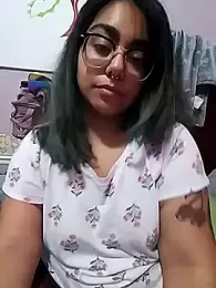 Lovelyrainn webcam model stream image