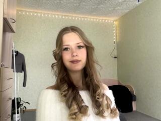 Emelina Carpio webcam flirt4free model stream image