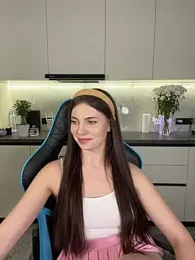 CurlyLara webcam model stream image