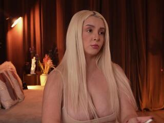 Crystal Chanel webcam model stream image