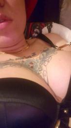 Unejeunebrat webcam cam4 model stream image