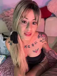 MelaFoxx webcam model stream image