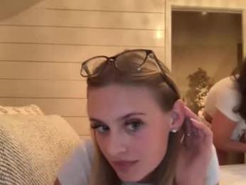 carlybora webcam model stream image