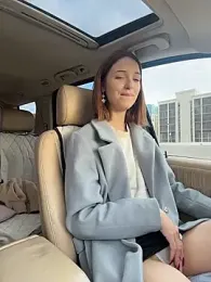 DollyTall webcam model stream image