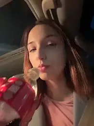 DollyTall webcam model stream image