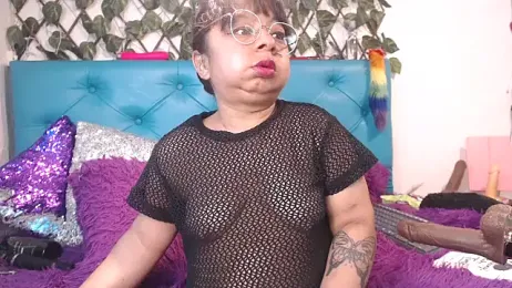 SARAWILLS webcam stripchat model stream image