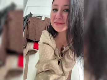 -Lune webcam bongacams model stream image