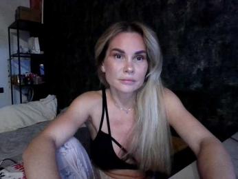 malika2025 webcam model stream image