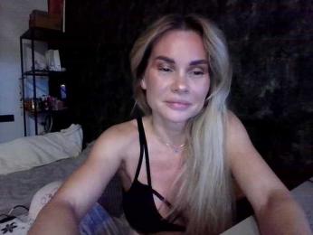 malika2025 webcam model stream image