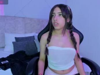 nami_sweet_ webcam model stream image