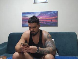 Tiberius Hunk webcam model stream image