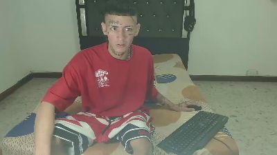 MaxxBigcock webcam model stream image