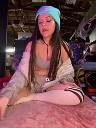 BlaizeyBBy webcam stripchat model stream image