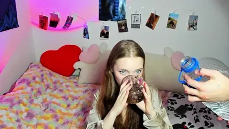 swiity_room_ webcam model stream image