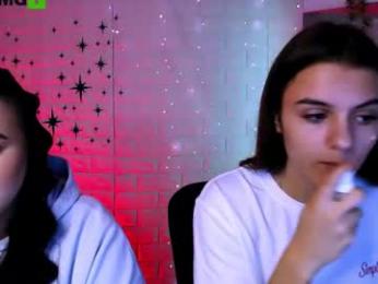 lisa_dark_ webcam model stream image