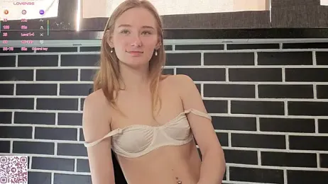 ElvinaRose webcam model stream image