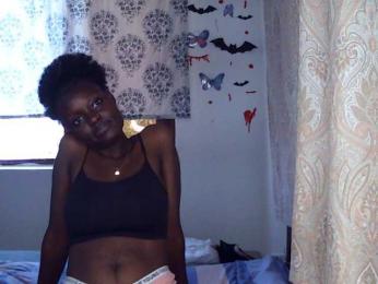 Queen-of-Bees webcam model stream image