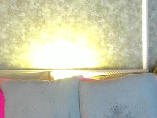 Victoria Lois webcam model stream image