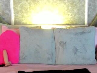 Victoria Lois webcam model stream image