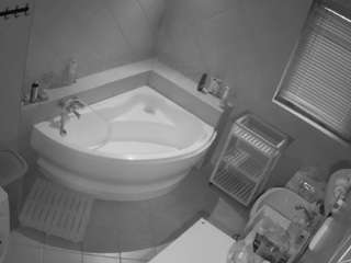 voyeurcam-julmodels-bath-1st-2 webcam model stream image