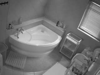 voyeurcam-julmodels-bath-1st-2 webcam model stream image