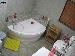 voyeurcam-julmodels-bath-1st-2 webcam model stream image