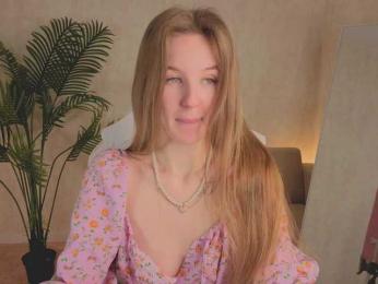 Kiana-White webcam model stream image