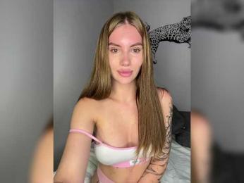 Sweet-peacha webcam model stream image