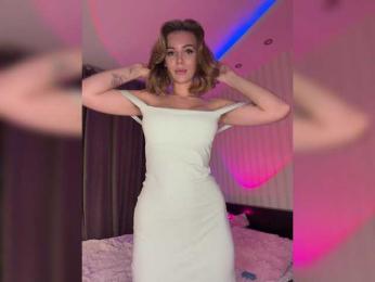 Sweet-peacha webcam model stream image