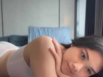 chillstella webcam model stream image