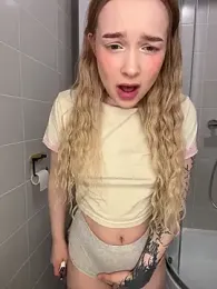 Baby_Tiny webcam model stream image